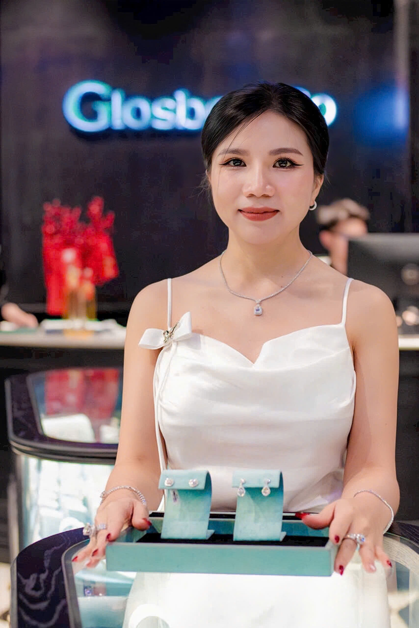 HỒ THỊ HỒNG PHƯỢNG